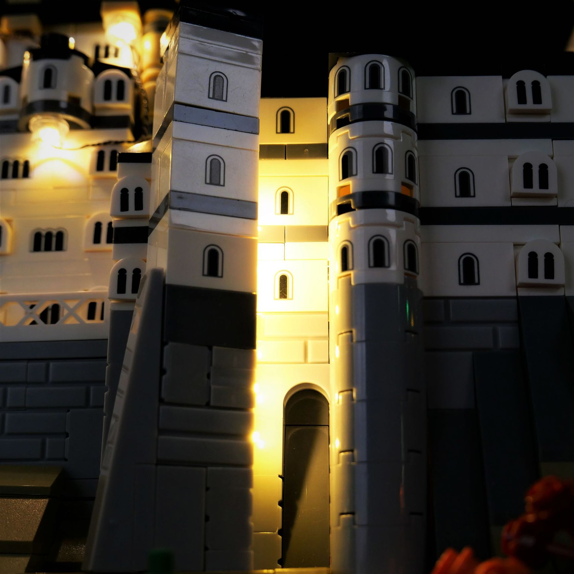 مجموعة إضاءة LED لـ LEGO Neusc - مراجعة Model Kit Manual وسعره