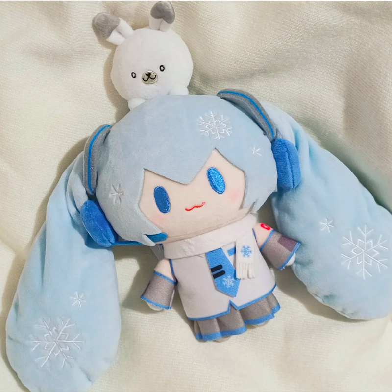 15 سنتيمتر Hatsune Miku الثلوج - مراجعة Model Kit Hatsune Miku وسعره