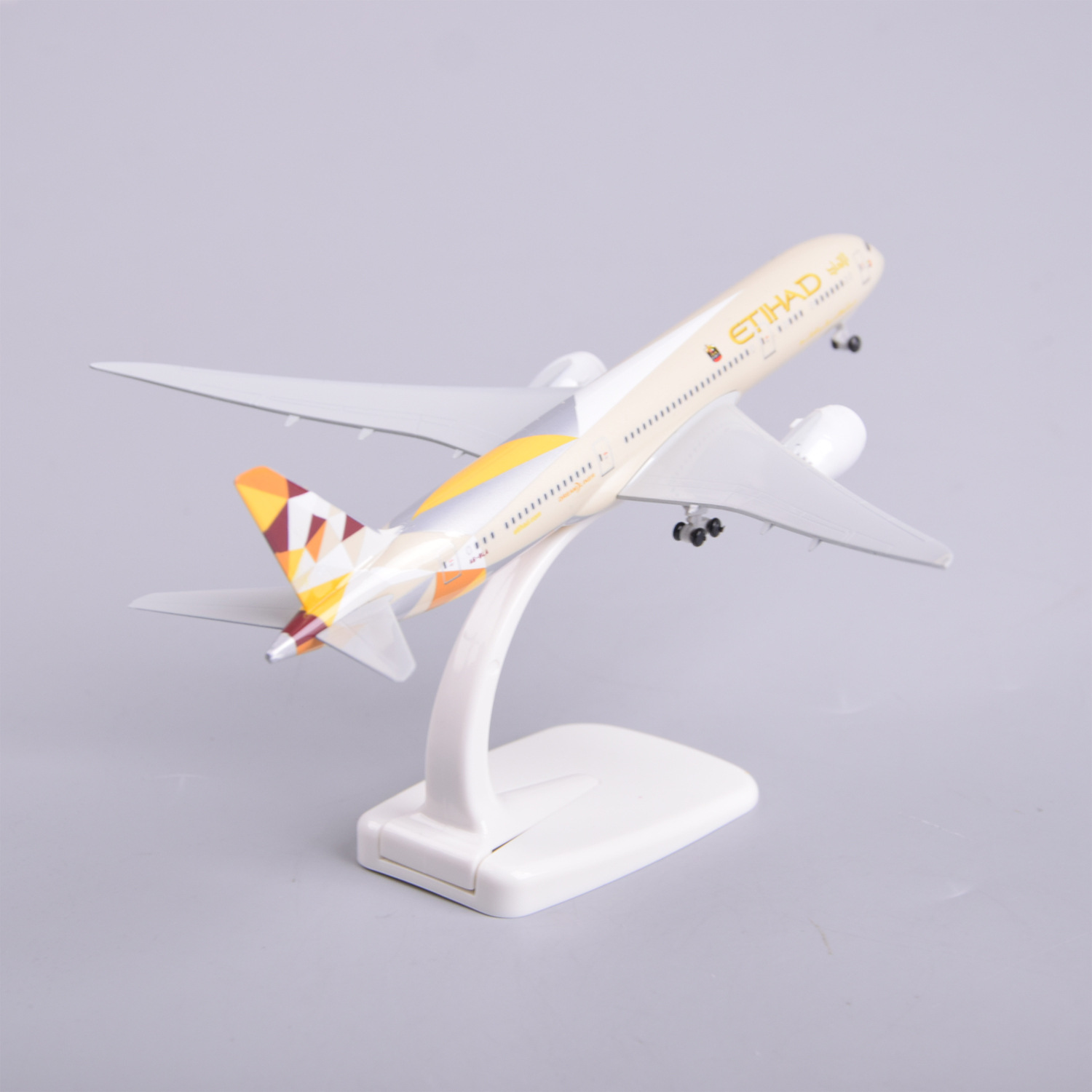 نموذج طائرة إيتihad B787 معدني - مراجعة Model Kit Airplane وسعره