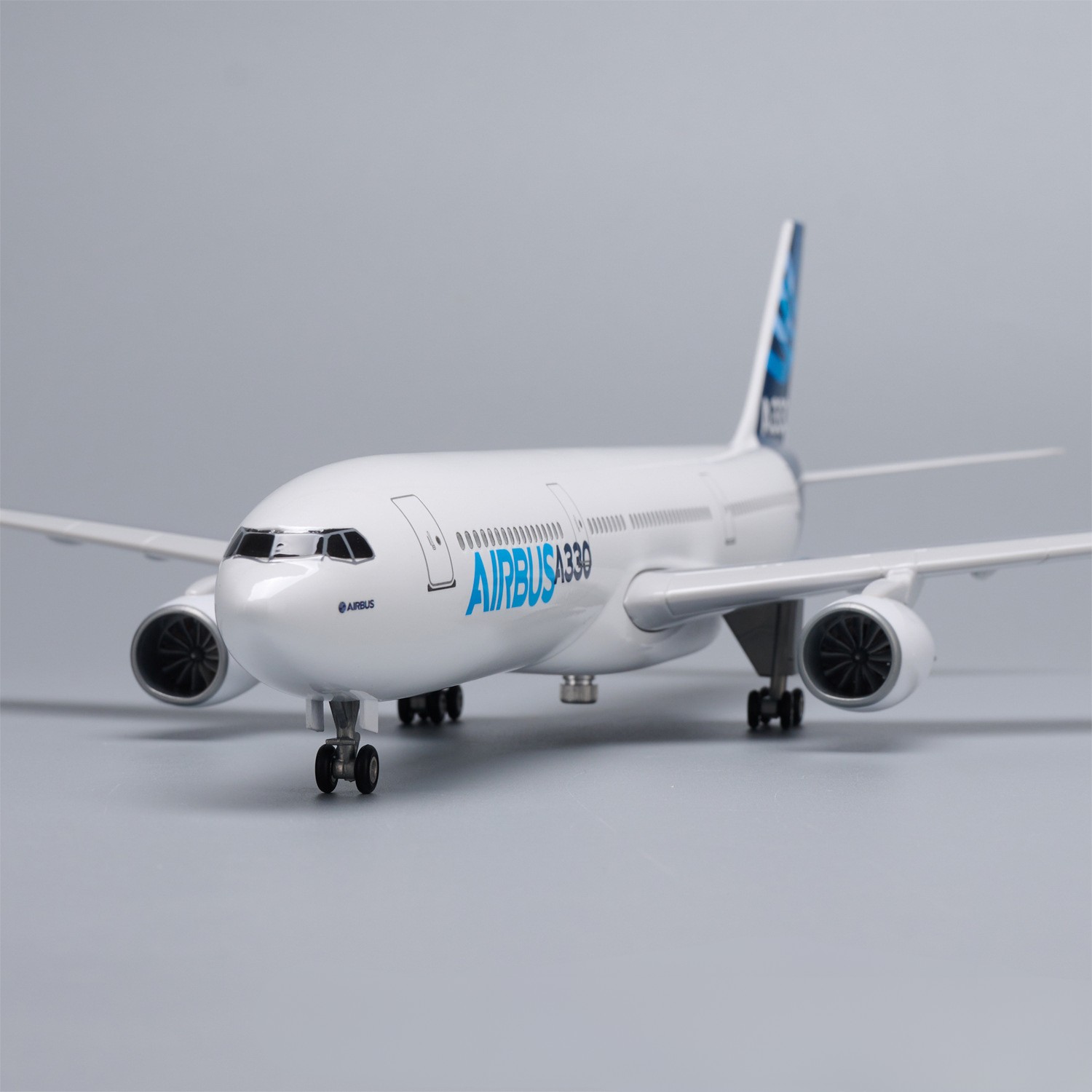نموذج طائرة A330 مصنوع من الرا - مراجعة Model Kit Airplane وسعره