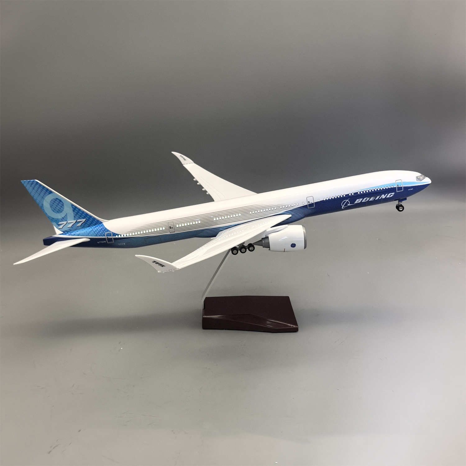 طراز طائرة B777-9X مقياس 1/157 - مراجعة Model Kit Airplane وسعره