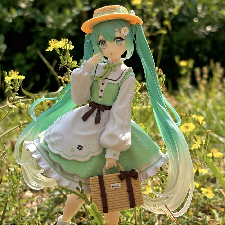 هاتسوني ميكو شخصية ريفية بطول  - مراجعة Model Kit Hatsune Miku وسعره