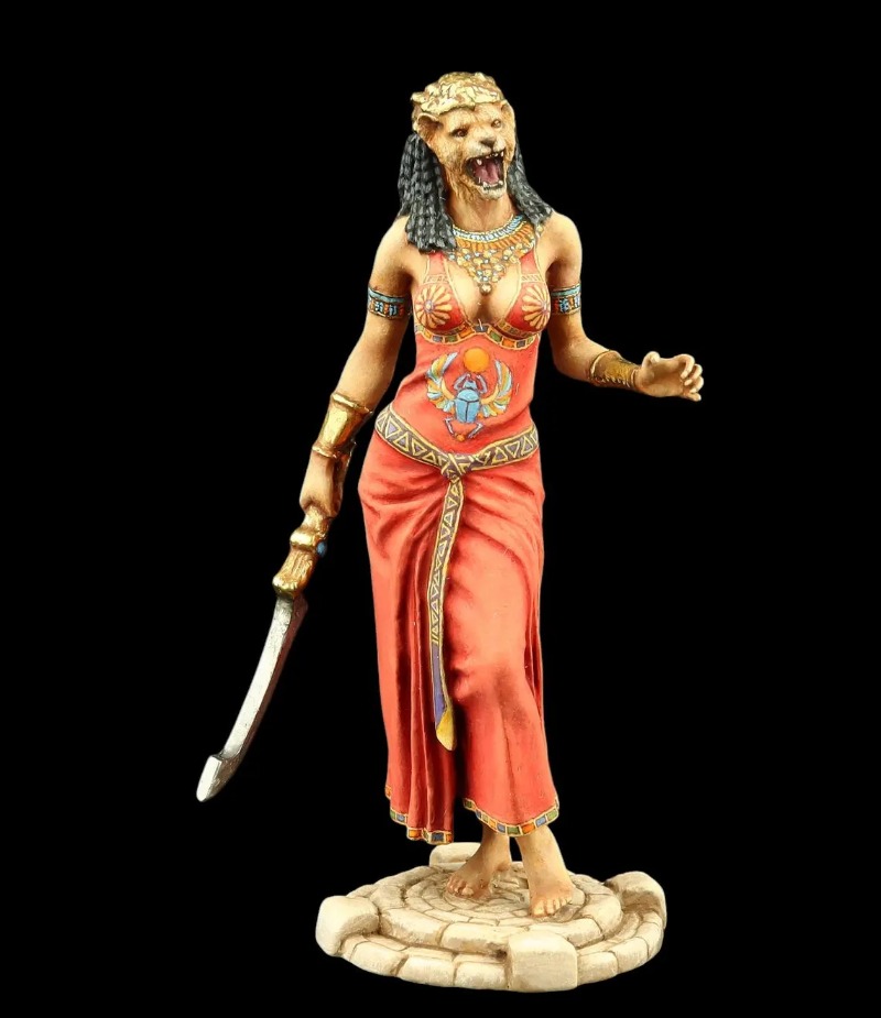 الإلهة المصرية سيكمت 75 مم (1/ - مراجعة Model Kit Anubis وسعره